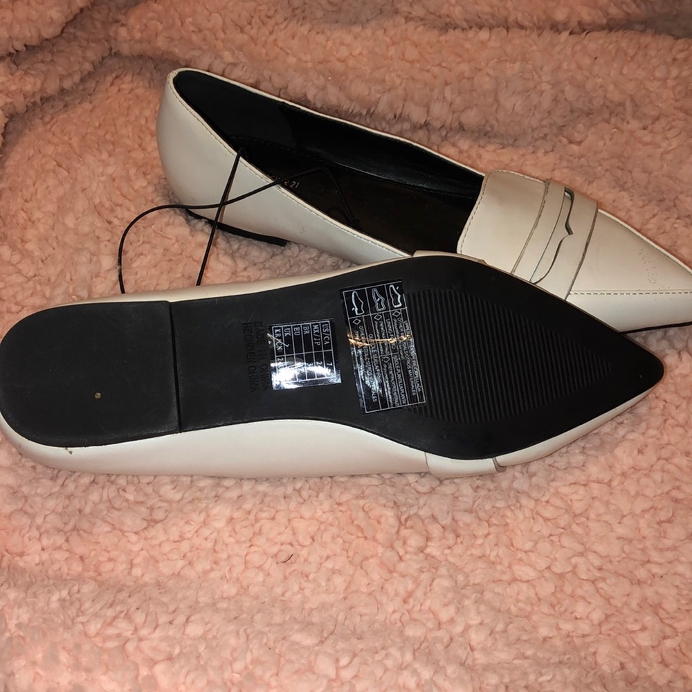 Flats - Picture 3 of 3